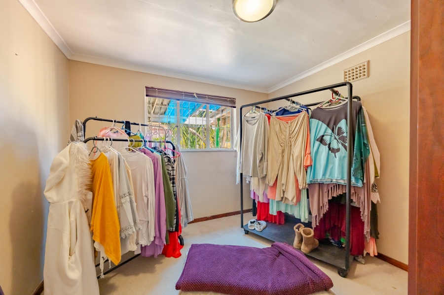 4 Bedroom Property for Sale in Oakdale Western Cape